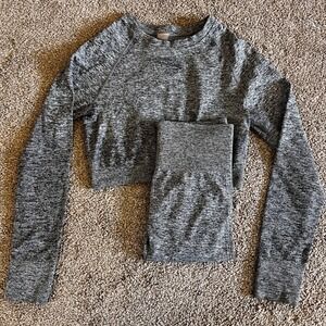 UFC Gym Gray Heathered Womens Seamless Long Sleeve Crop Top Leggings Set Medium